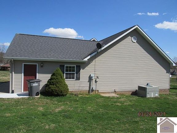 2nd image of 305 E Fairview Ave