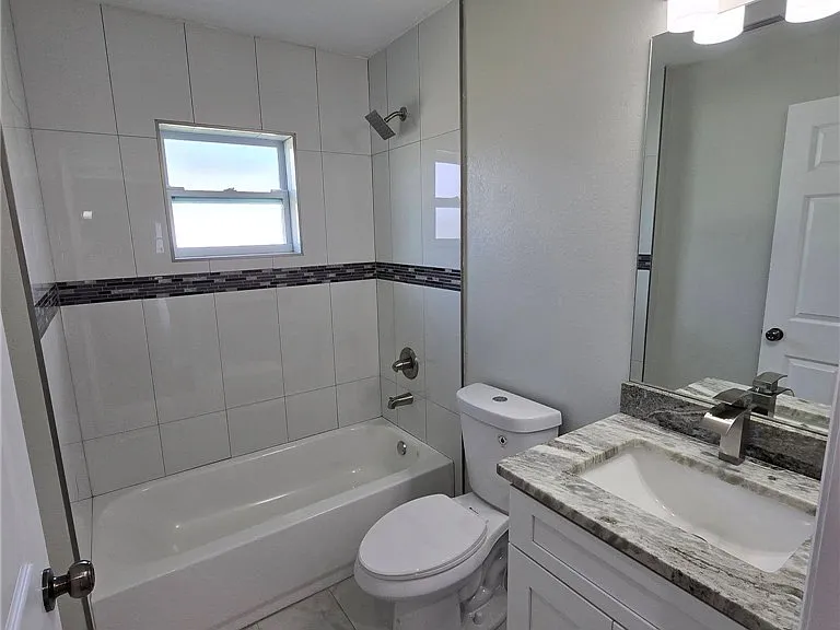 124 Clinton Ave — Photo 22