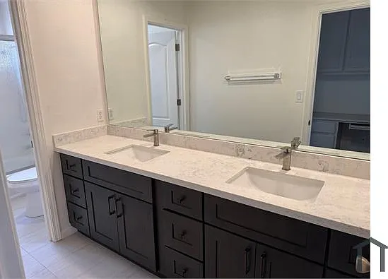 2085 Catalpa Way — Photo 5