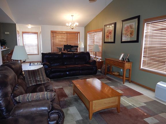 5th image of 491 Prairie Knoll Dr