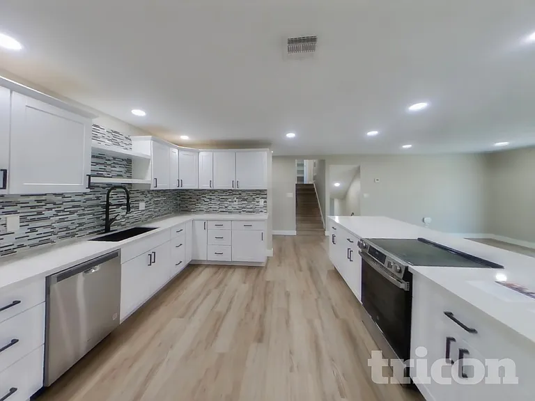 4820 W Hayward Ave — Photo 4