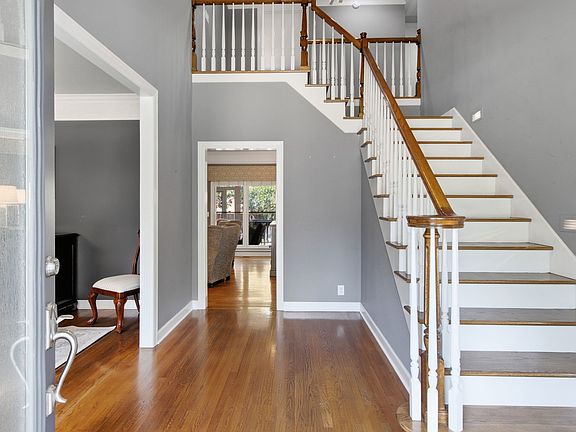3rd image of 101 Sontag Dr
