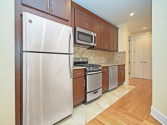 4th image of 580 W 172nd St #2F