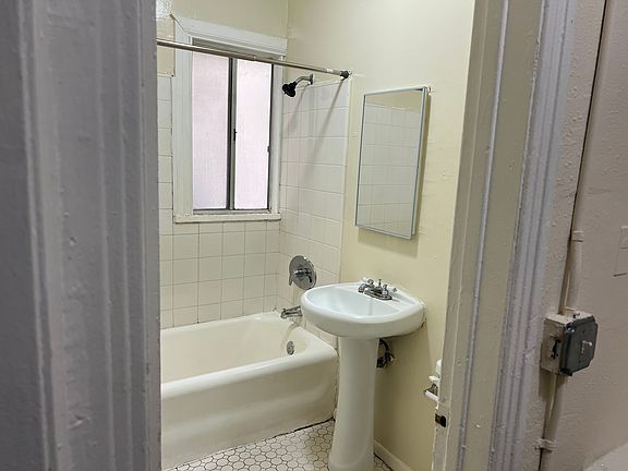 4th image of 502 S Hobart Blvd #Gk101