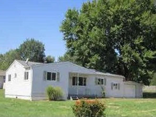17418 Chestnut Dr, Belton, MO 64012