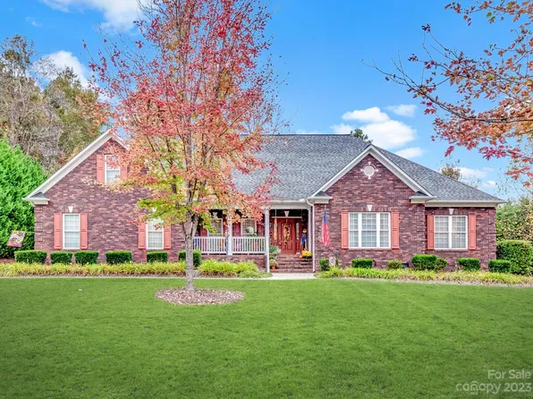 1016 Wood Creek Cir, China Grove, NC 28023