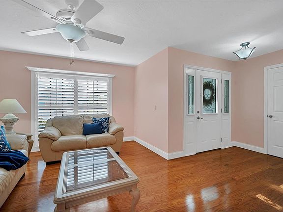 3rd image of 5649 25th Street Cir E