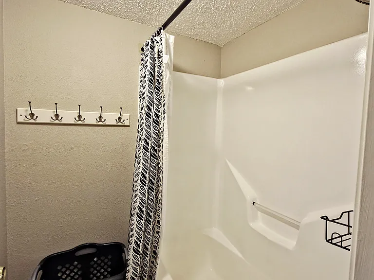 Briar Creek Dr — Photo 16