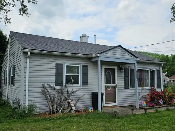 2557 Spaulding Dr, Corning, NY 14830