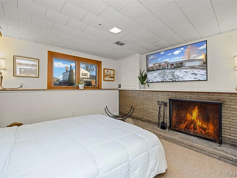 38027 Mallast St — Photo 34