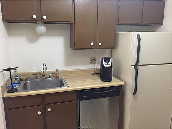 5th image of 904 University Oaks Blvd APT 38