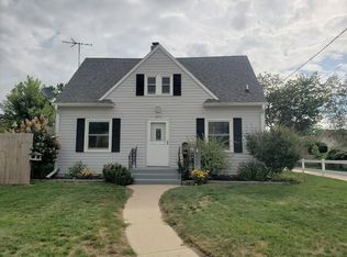 2913 School St, Two Rivers, WI 54241