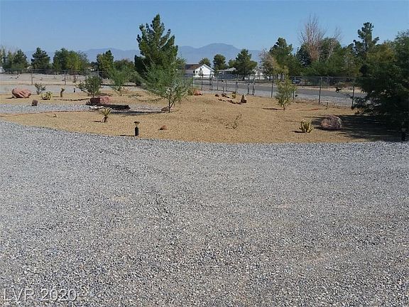 5th image of 6750 Surrey Ln