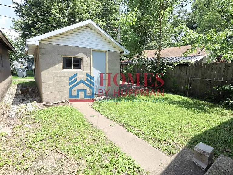 1728 E Illinois St — Photo 19