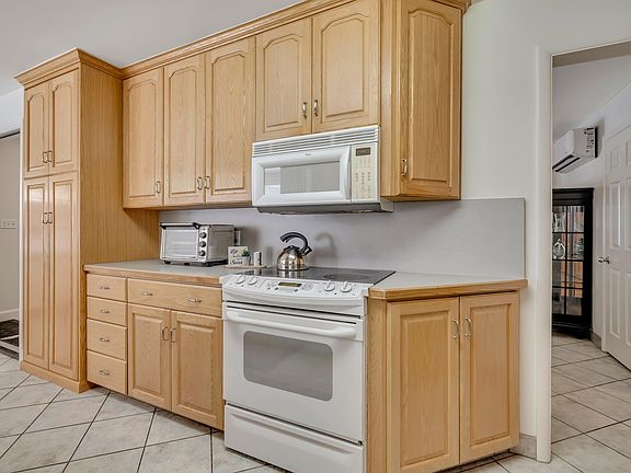 5th image of 3995 S Oliver Dr