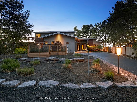 4th image of 684 Bayview Dr