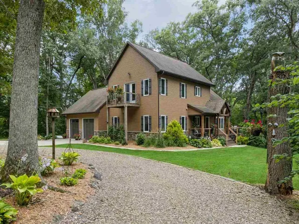 3987 Windwood Rd SE, Riverside, IA 52327