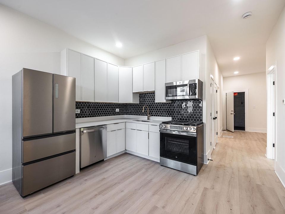 1st image of 944 N Damen Ave #1-R