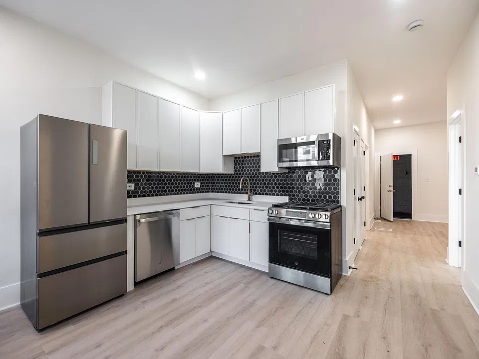 944 N Damen Ave #1-R