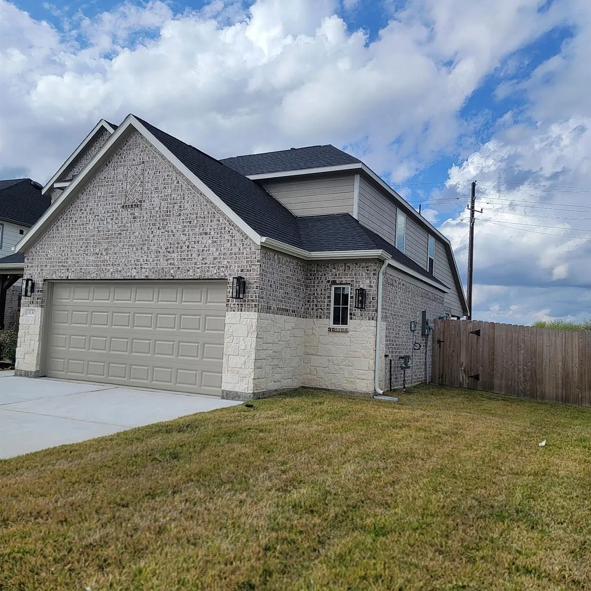 4 bed, 3.5 bath, 2747 sqft, $2,800 — Photo 3