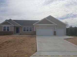 3193 Pinewood Ln, Muskegon, MI 49444