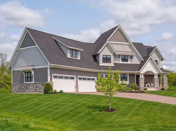 5046 Settlers Ct, Maple Plain, MN 55359