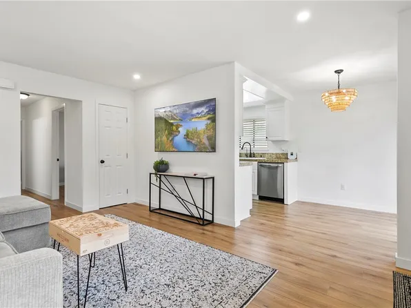 2340 Joana Dr #4, Santa Ana, CA 92705
