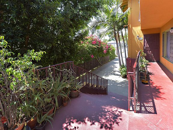 5th image of 4052 Chevy Chase Dr APT 8
