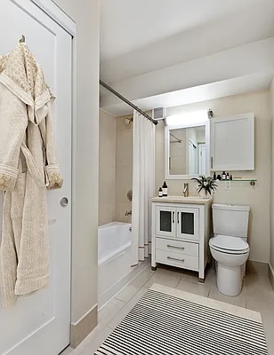 Rented by Greystar | media 4