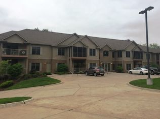 1241 E Kimberly Rd, Bettendorf, IA 52722