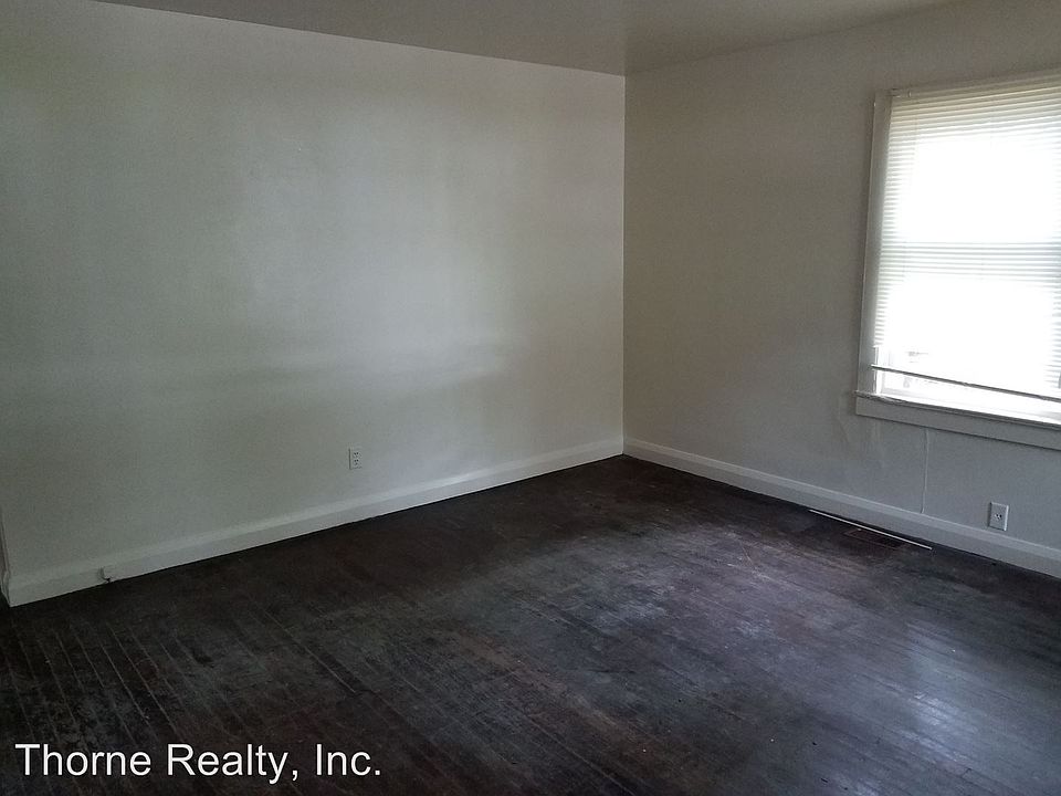 2nd image of 1204 Hill St