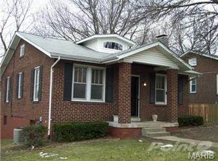 1062 Summit Ave, Saint Louis, MO 63119