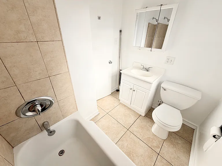 235 E California Blvd — Photo 48