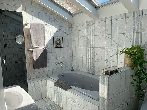 4th image of 150 Willow St #4