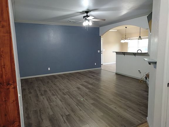 5th image of 2117 Bradford Cir