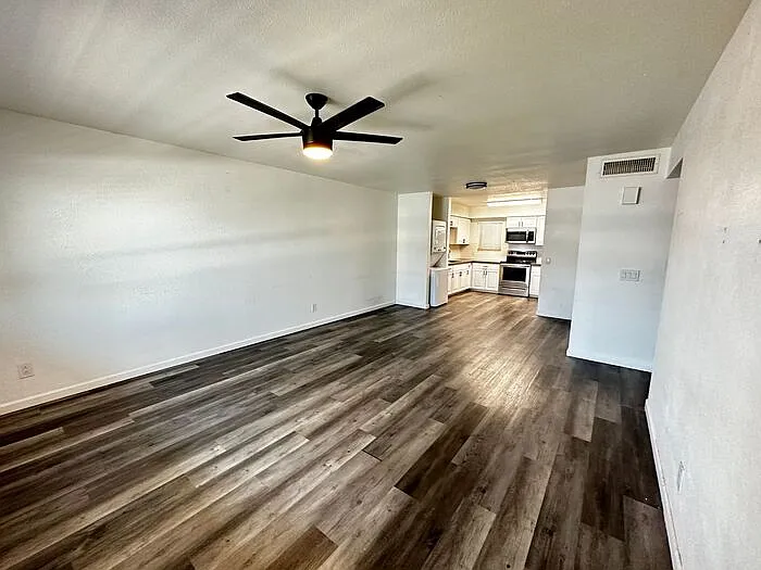 2 bed, 1.0 bath, 600 sqft, $1,225 — Photo 2
