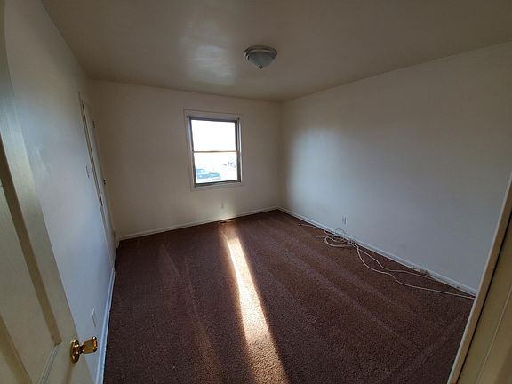 4th image of 4105 N Kinsley Ave