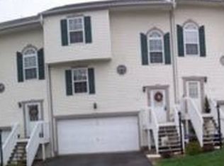 208 Scenic Hill Dr, Carnegie, PA 15106