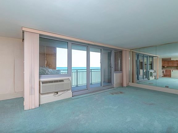 4th image of 6145 N Sheridan Rd APT 29D