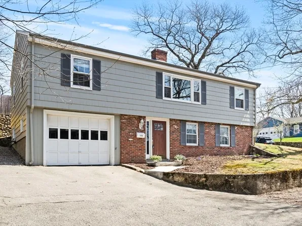 155 Cochrane St, Melrose, MA 02176