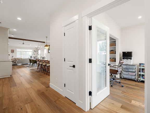 5th image of 1957 S Fir Loop