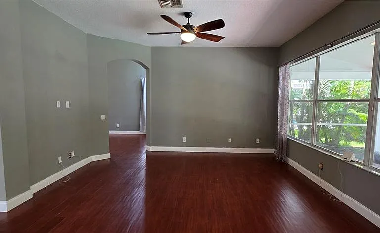 11609 Greensleeve Ave — Photo 16