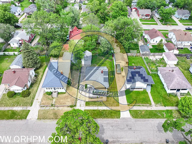 2544 Tyrone St — Photo 18
