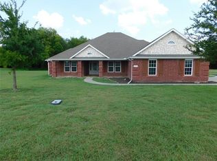 1096 Lester Burt Rd, Farmersville, TX 75442