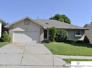 15824 Parker St, Omaha, NE 68118