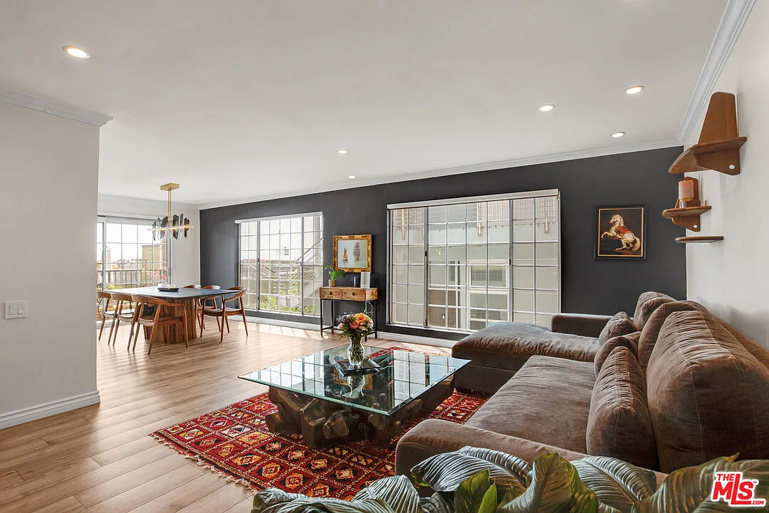 2 bed, 2.0 bath, 1553 sqft, $5,800 — Photo 3