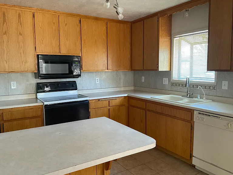 4393 S El Toro Dr — Photo 3