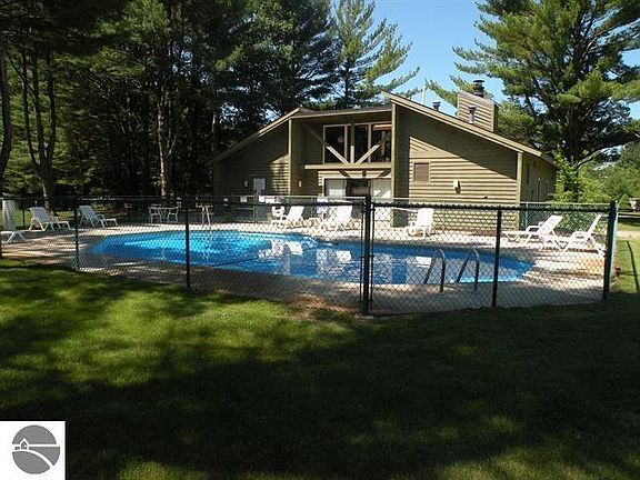5th image of 6865 Pinebrook Dr