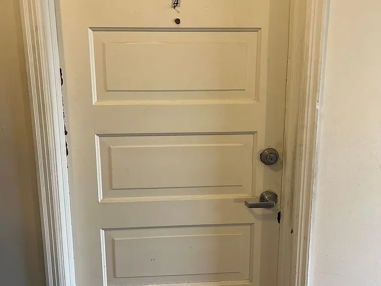 211 College Dr — Photo 15