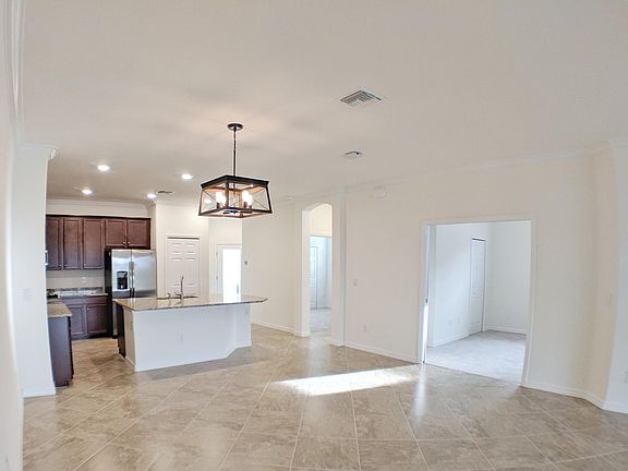 4th image of 9101 Glenforest Dr